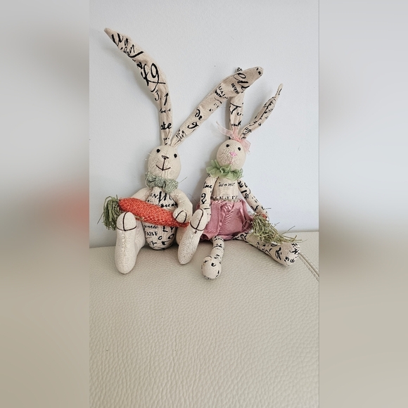 Vintage Look Easter Spring Bunny Plush Set with Carrot Stuffed Animal Toy Decor - Picture 2 of 3